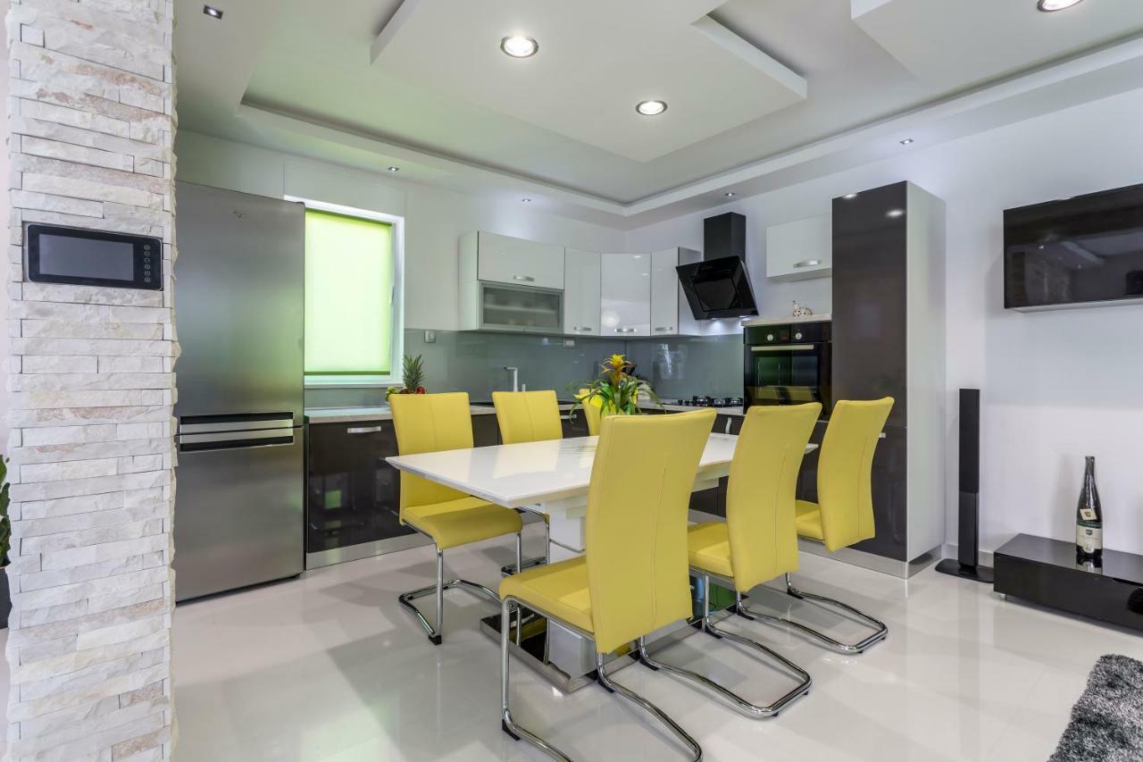 Sea Pearl Luxury Apartment Podstrana Bagian luar foto